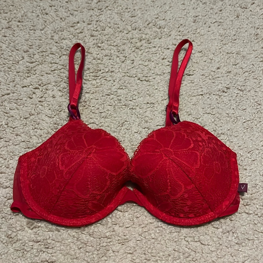 ‼️Victoria’s Secret Red Lace Balconette Bra